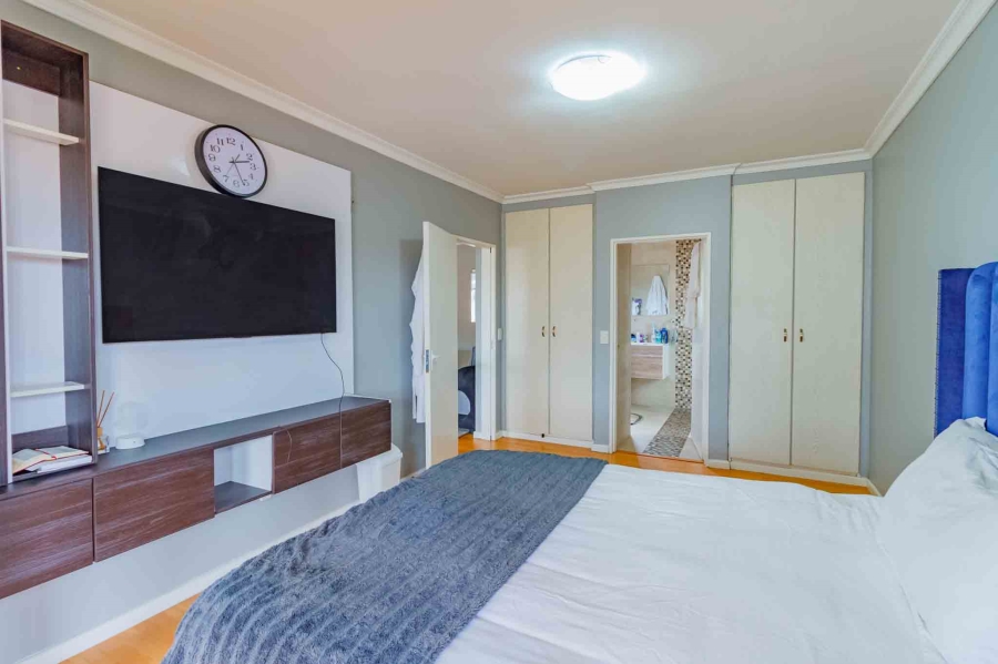 3 Bedroom Property for Sale in Royal Ascot Western Cape